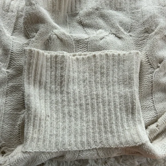White Turtleneck Sweater - Picture 5 of 6